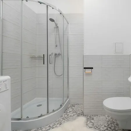 Cozy Mielczarskiego With Mezzanine In By Renters Lodž