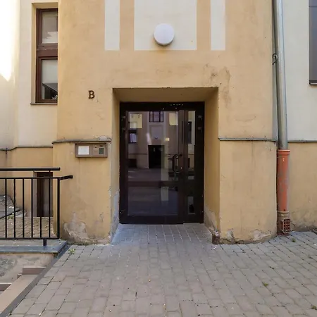 Cozy Mielczarskiego With Mezzanine In By Renters * Lodž