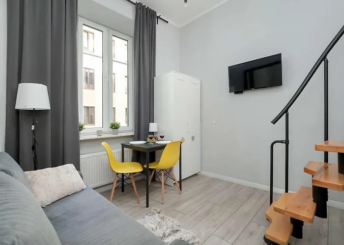 公寓 Cozy Mielczarskiego With Mezzanine In By Renters 罗兹