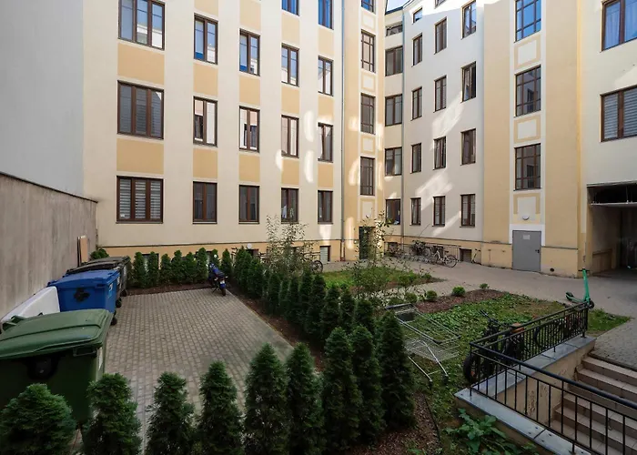 Cozy Mielczarskiego With Mezzanine In By Renters 罗兹