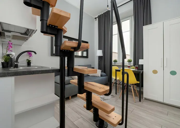 Cozy Mielczarskiego With Mezzanine In By Renters Apartamento